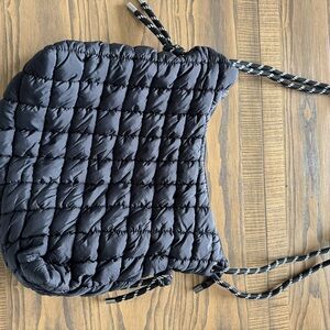 chic Quilted Drawstring Shoulder Bag - Black